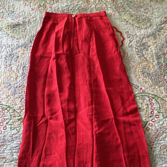 CHANEL vintage red silk skirt - Picture 3 of 5